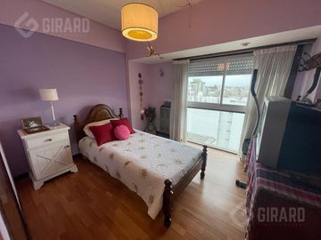 Semipiso en venta con cochera, Plaza Mitre.