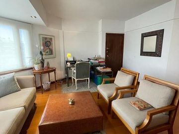Semipiso en venta con cochera, Plaza Mitre.