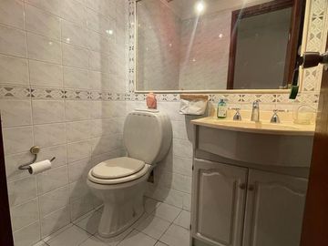 Semipiso en venta con cochera, Plaza Mitre.