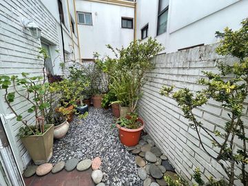 Semipiso en venta con cochera, Plaza Mitre.