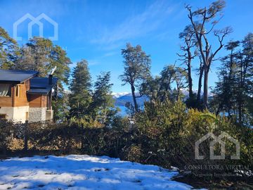 Venta Casa sobre lote con vista al lago Nahuel Huapi