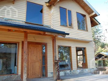 Venta Casa sobre lote con vista al lago Nahuel Huapi