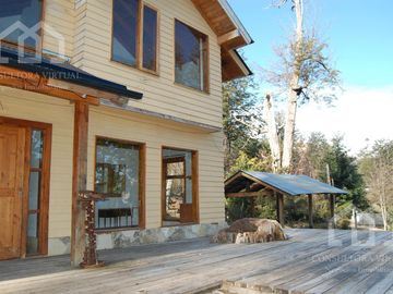 Venta Casa sobre lote con vista al lago Nahuel Huapi