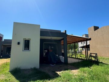VENTA - PH A ESTRENAR  -  SAN BERNARDO DEL TUYU -  A METROS DE LA AV SAN BERNARDO - TRES AMBIENTES
