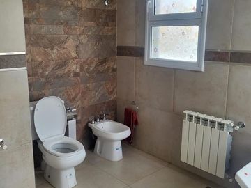 Casa en  venta en el barrio Comahue Golf Club