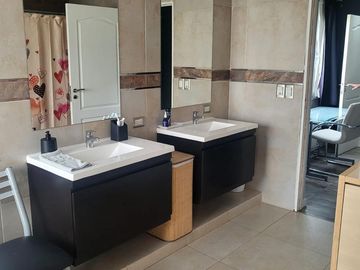 Casa en  venta en el barrio Comahue Golf Club