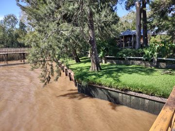 Casa en  venta en el Delta de Tigre sobre Rio Sarmiento