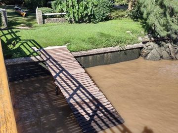 Casa en  venta en el Delta de Tigre sobre Rio Sarmiento