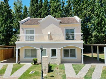 Casa en  venta - Barrio Privado Las Margaritas - Pilar