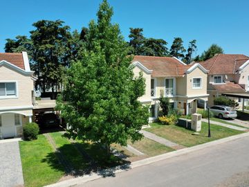 Casa en  venta - Barrio Privado Las Margaritas - Pilar