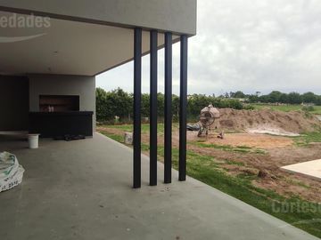Casa a la Laguna en Barrio San Matías