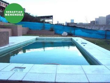 3 Dorm - Categoría - 1000Mts2 de Terreno