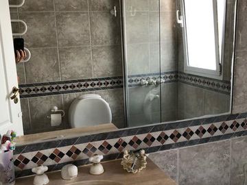 Lindísima casa clásica en Fincas de Maschwitz!