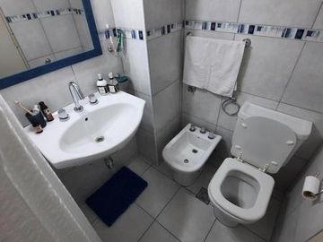 Departamento interno por escalera - 2 dormitorios - Frente a Plaza Lopez