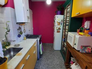 Departamento interno por escalera - 2 dormitorios - Frente a Plaza Lopez