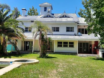Santa Maria De Tigre | Venta | Casa de 4 dorm en terreno arbolado y opción de amarra propia!