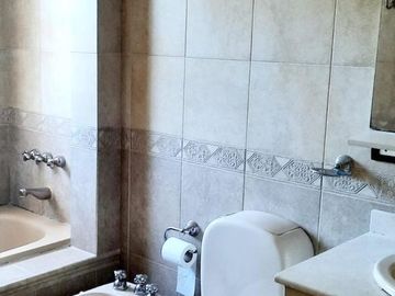 Santa Maria De Tigre | Venta | Casa de 4 dorm en terreno arbolado y opción de amarra propia!