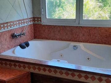 Santa Maria De Tigre | Venta | Casa de 4 dorm en terreno arbolado y opción de amarra propia!