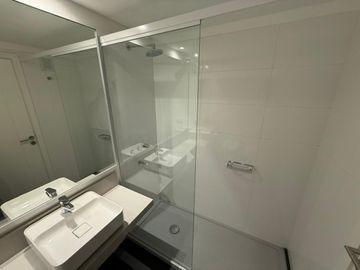 DEPARTAMENTO DE DOS DORMITORIOS VENTA PATIO EXCLUSIVO CENTRO ROSARIO