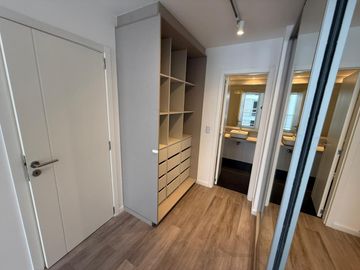 DEPARTAMENTO DE DOS DORMITORIOS VENTA PATIO EXCLUSIVO CENTRO ROSARIO