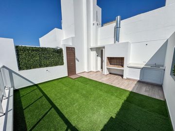 DEPARTAMENTO DE DOS DORMITORIOS VENTA PATIO EXCLUSIVO CENTRO ROSARIO