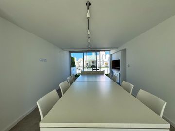 DEPARTAMENTO DE DOS DORMITORIOS VENTA PATIO EXCLUSIVO CENTRO ROSARIO