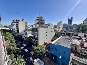 Luminoso Departamento de 3 amb. con balcón y lavadero en excelente ubicación.