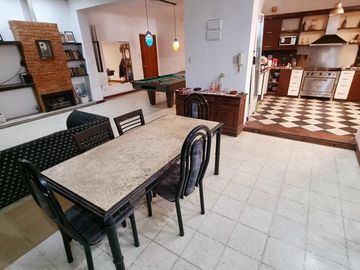 Amplio PH con quincho, parrilla y hermoso jardín - Barracas