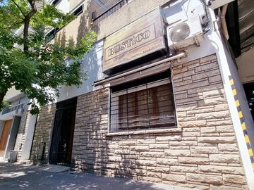Amplio PH con quincho, parrilla y hermoso jardín - Barracas