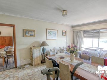 Casa multifamiliar con dos locales - San Isidro
