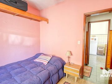 Casa multifamiliar con dos locales - San Isidro