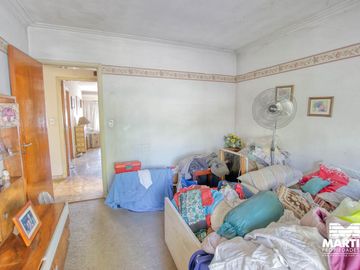 Casa multifamiliar con dos locales - San Isidro