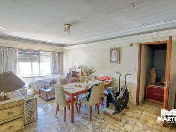 Casa multifamiliar con dos locales - San Isidro