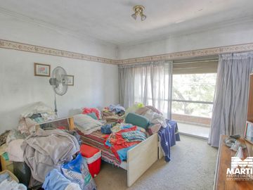 Casa multifamiliar con dos locales - San Isidro