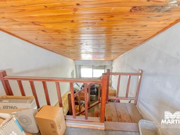 Casa multifamiliar con dos locales - San Isidro