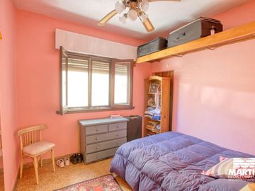 Casa multifamiliar con dos locales - San Isidro