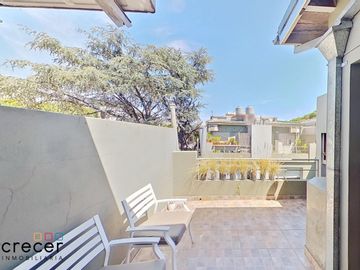 VENTA Depto tipo PH de 2 ambientes con terraza propia y parrilla en Colegiales
