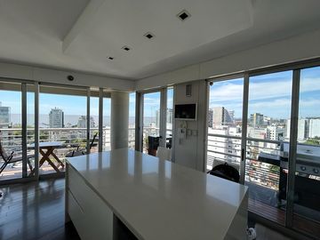 Departamento en venta en Olivos, con espectacular vista 360°, cochera, full amenities.