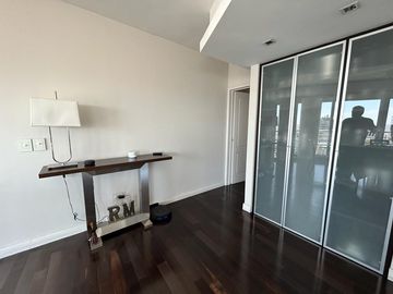 Departamento en venta en Olivos, con espectacular vista 360°, cochera, full amenities.
