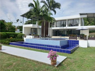 Venta casa en Villeta con lote