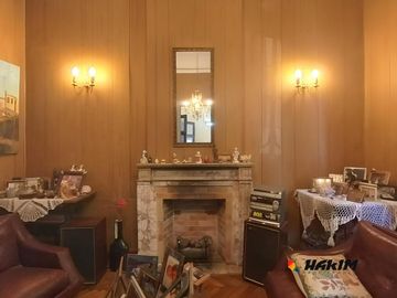 PH 4 ambientes al frente con garage, patio y terraza en Villa Urquiza. Sin expensas-Unico en su zona