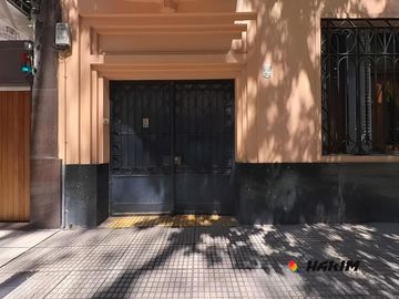PH 4 ambientes al frente con garage, patio y terraza en Villa Urquiza. Sin expensas-Unico en su zona