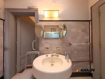 PH 4 ambientes al frente con garage, patio y terraza en Villa Urquiza. Sin expensas-Unico en su zona