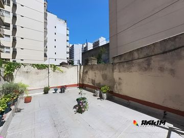 PH 4 ambientes al frente con garage, patio y terraza en Villa Urquiza. Sin expensas-Unico en su zona
