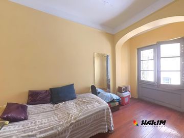 PH 4 ambientes al frente con garage, patio y terraza en Villa Urquiza. Sin expensas-Unico en su zona