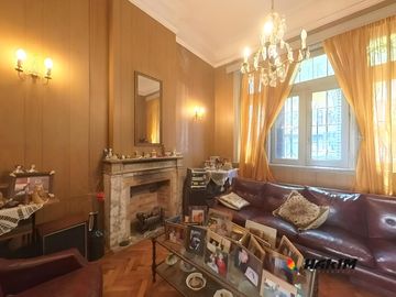 PH 4 ambientes al frente con garage, patio y terraza en Villa Urquiza. Sin expensas-Unico en su zona