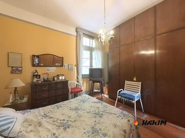 PH 4 ambientes al frente con garage, patio y terraza en Villa Urquiza. Sin expensas-Unico en su zona