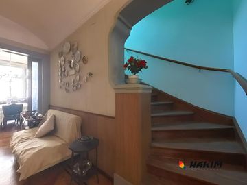 PH 4 ambientes al frente con garage, patio y terraza en Villa Urquiza. Sin expensas-Unico en su zona