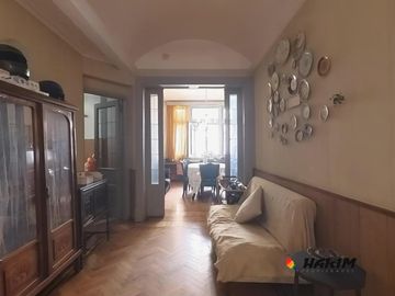 PH 4 ambientes al frente con garage, patio y terraza en Villa Urquiza. Sin expensas-Unico en su zona
