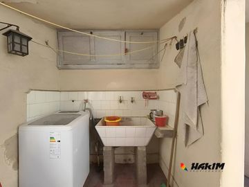 PH 4 ambientes al frente con garage, patio y terraza en Villa Urquiza. Sin expensas-Unico en su zona